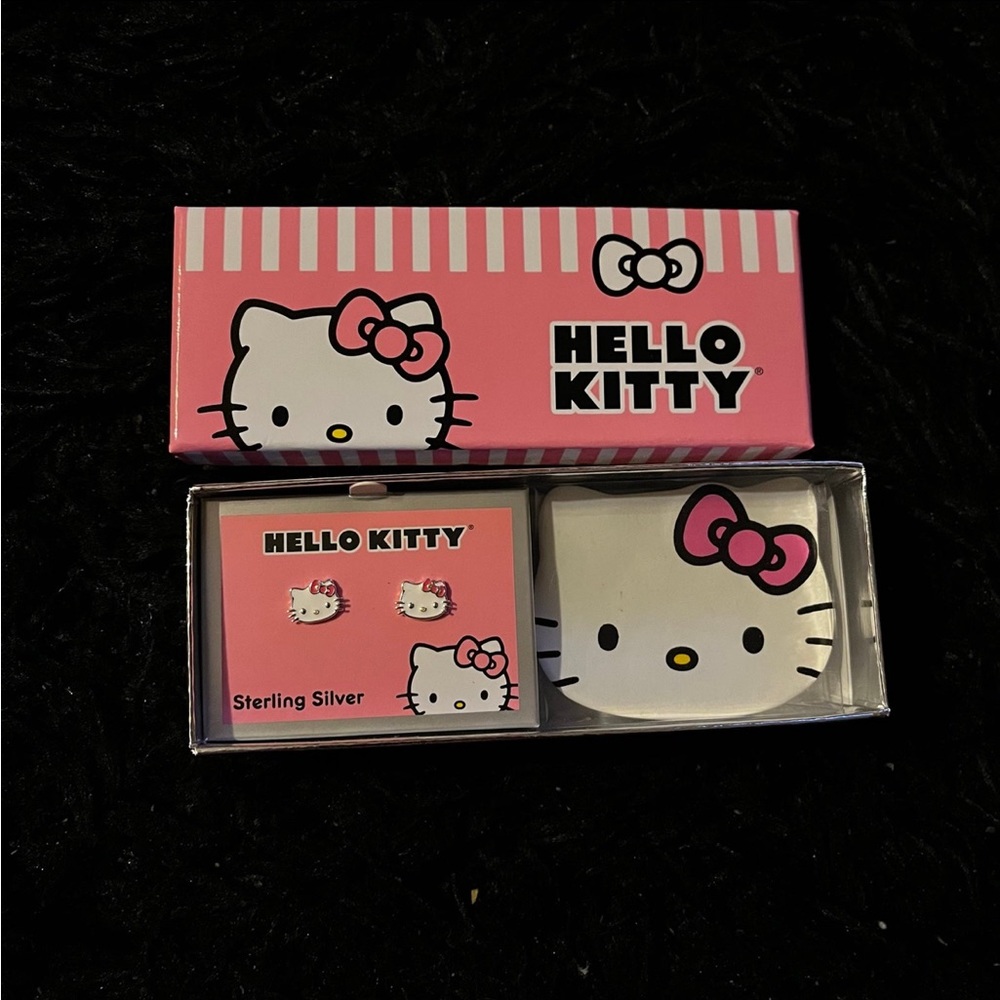 Hello kitty earrings